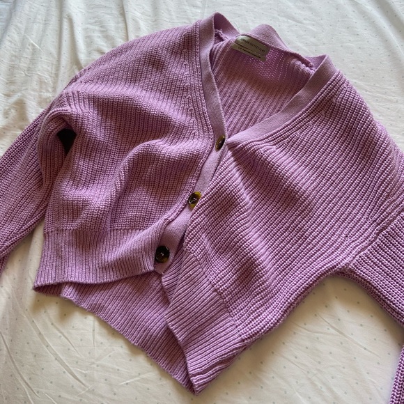 Urban Outfitters Sweaters - URBAN OUTFITTERS BOXY CROPPED SWEATER